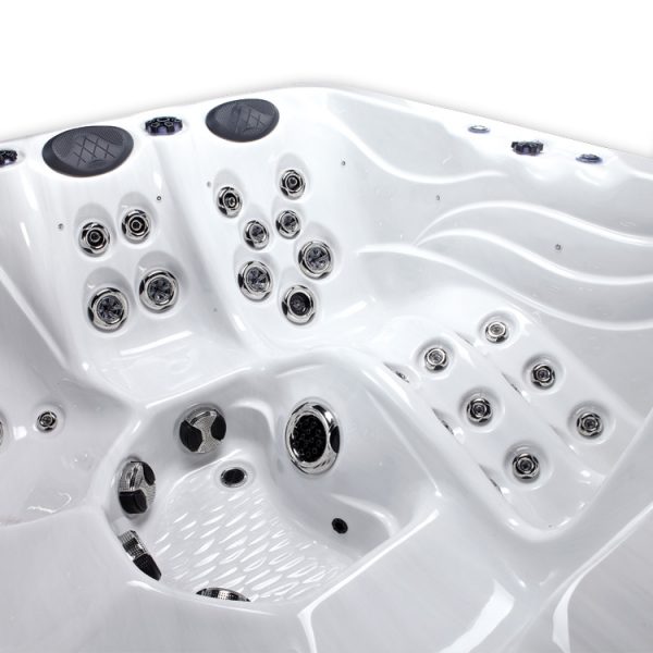 Oceania – Palm Cove Hot Tub - Image 6