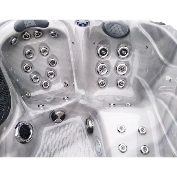 Oceania – Auckland Hot Tub - Image 3